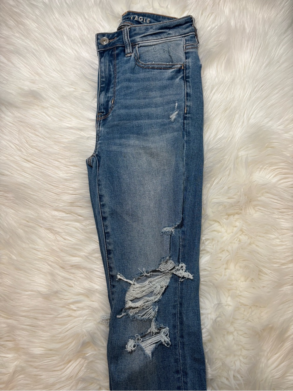 American Eagle Outfitters Women’s Distressed Blue High-Rise Skinny Jeans - Picture 2 of 4